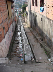 Escadão na R. Itatiba do Sul - antes