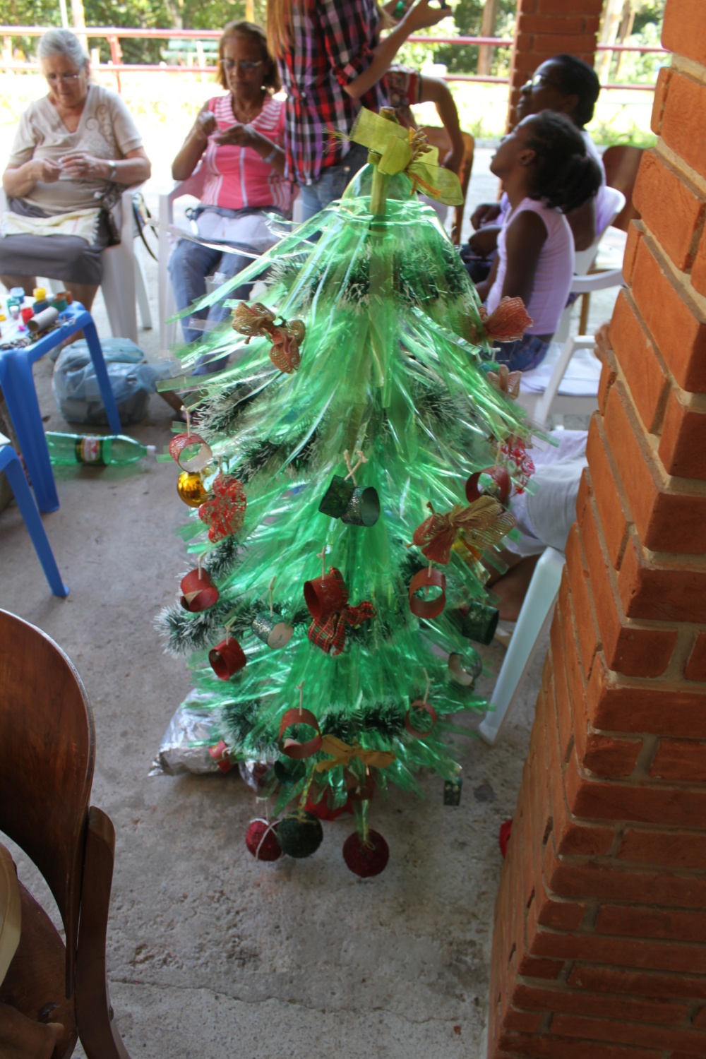 Materiais recicláveis viram árvore de natal | Subprefeitura Guaianases | Prefeitura da Cidade de São Paulo Materiais recicláveis viram árvore de natal | Subprefeitura Guaianases | Prefeitura da Cidade de São Paulo