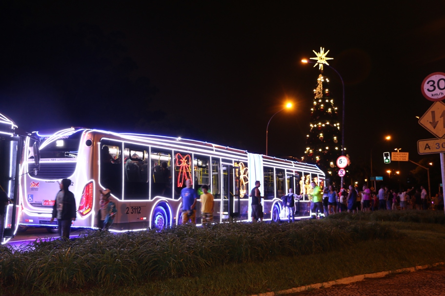 Ônibus iluminados para o Natal são apresentados à cidade | Secretaria  Municipal de Mobilidade e Trânsito | Prefeitura da Cidade de São Paulo
