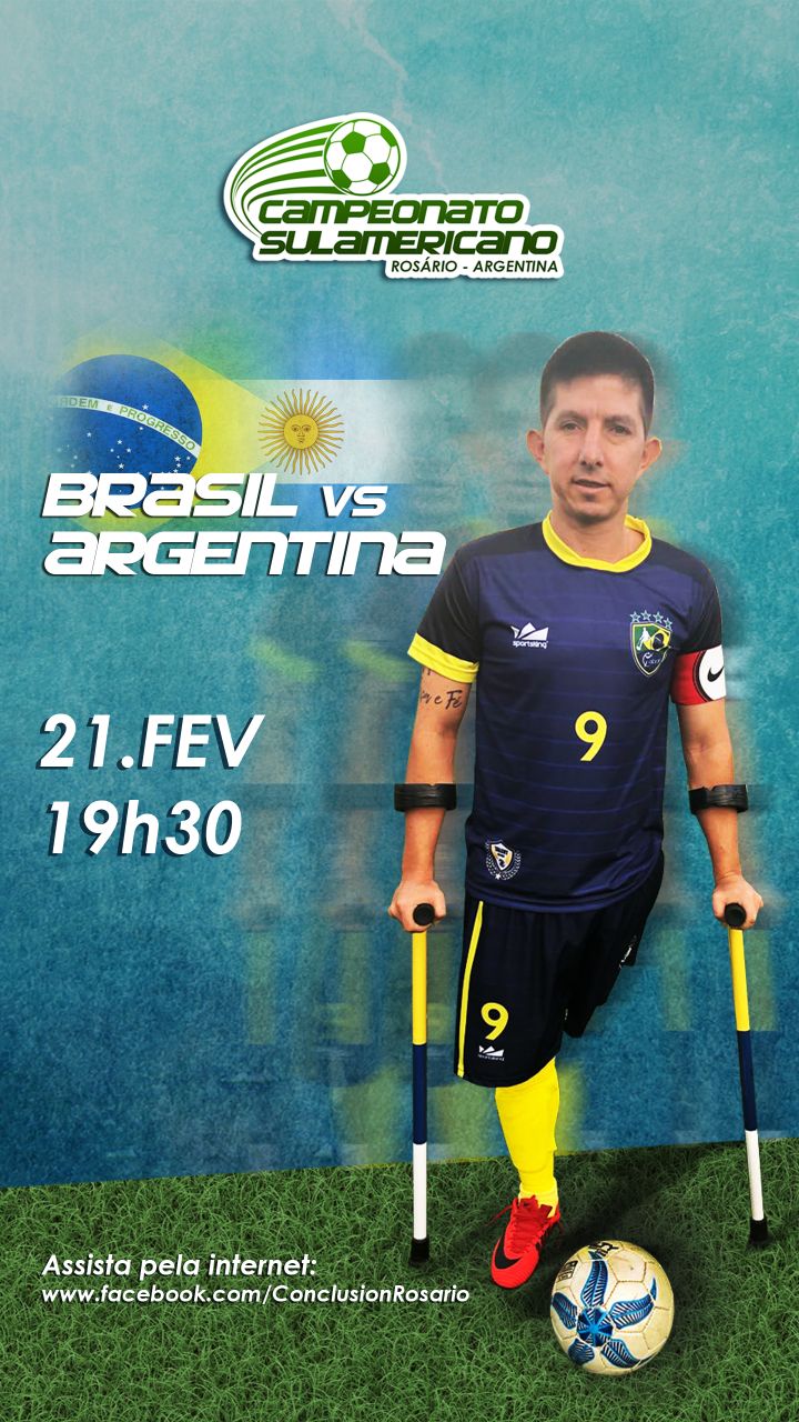 Descrição da Imagem: um dos jogadores, Ricardinho, posicionado para foto. Ele usa muletas e está com o uniforme do time. Texto da imagem, sobre um plano de fundo na cor  azul, Campeonato SulaAmericano - Rosário - Argentina   Brasil Vs Argentina - 21.02 - 19h30 - Rodapé - Assista pela internet: www.facebook.com/ConclusionRosario