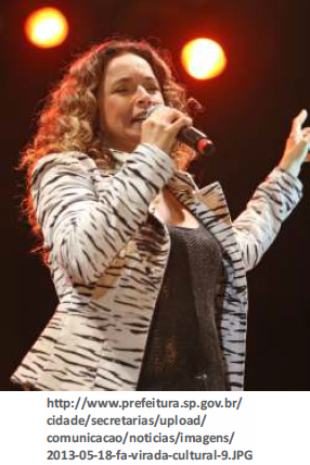 Cantora Daniela Mercury no palco localizado na Praça Júlio Prestes na região central de São Paulo faz discurso sobre preconceito na Virada Cultural 2013