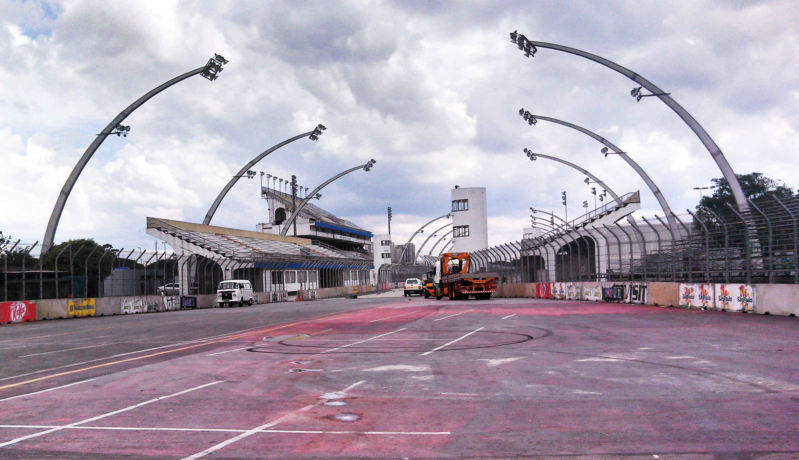 Carros que correrão o Grande Prêmio Indy 300 já estão no Anhembi, Secretaria Municipal de Infraestrutura Urbana e Obras