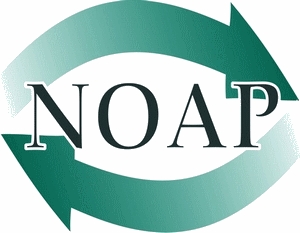Logo do NOAP. Letras em preto, setas sem verde. 
