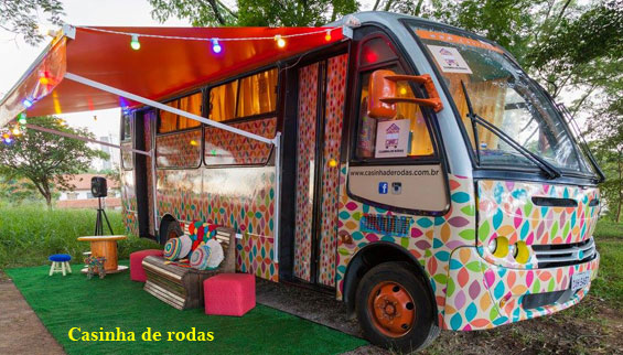 Imagem do micro-ônibus da Casinha de Rodas espaço lúdico infantil
