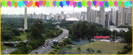 São Paulo - vista do Parque Ibirapuera e obelisco - https://commons.wikimedia.org/wiki/File:Avenida_23_de_maio,_Obelisco.jpg