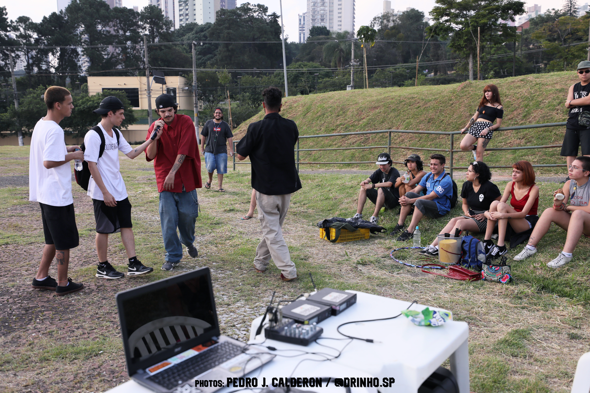 Munícipes curtindo o evento na Praça Anna dos Santos Figuereido. Foto por: Pedro Calderon