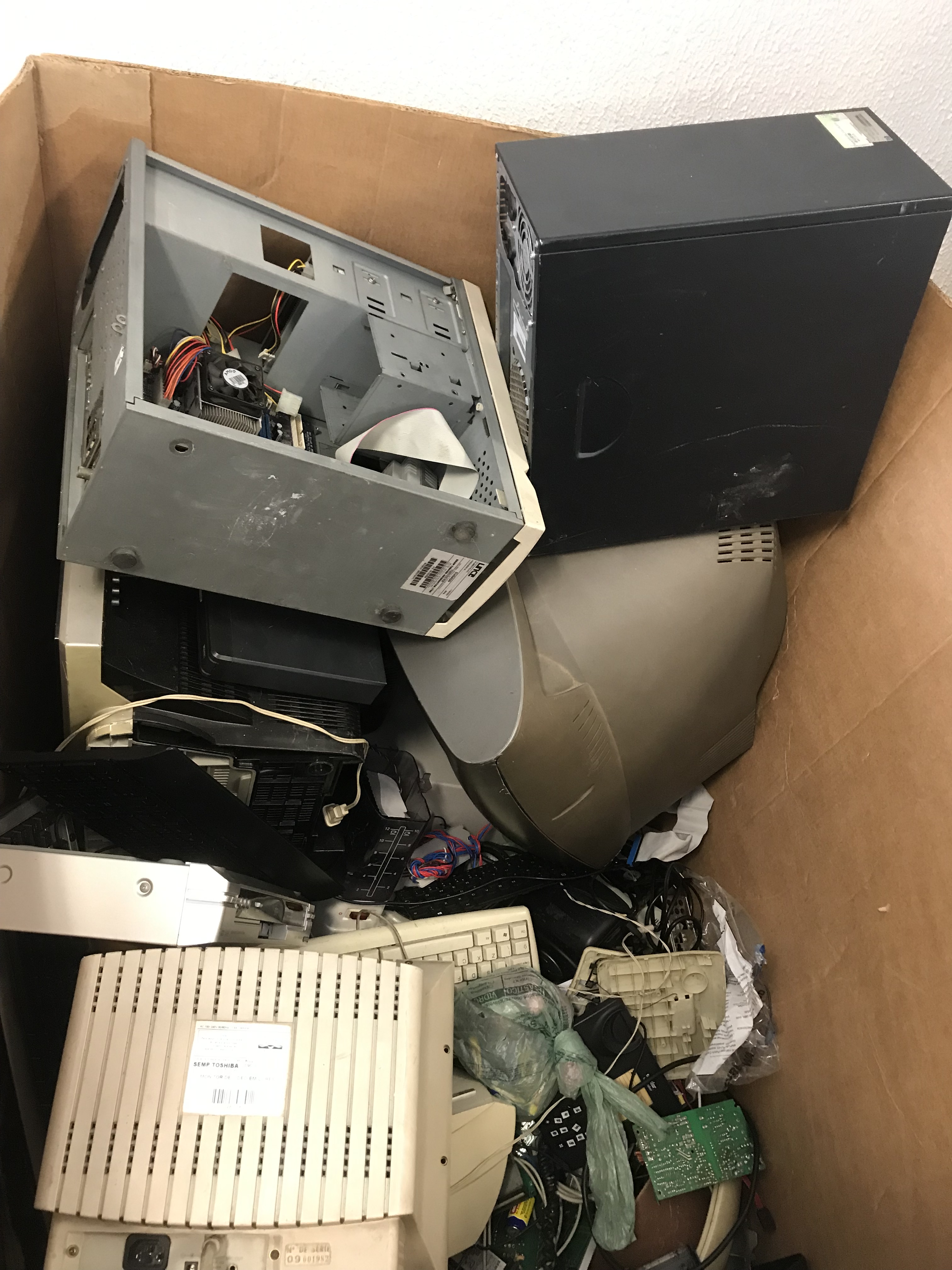 Lixo Eletrônico para Reciclagem
