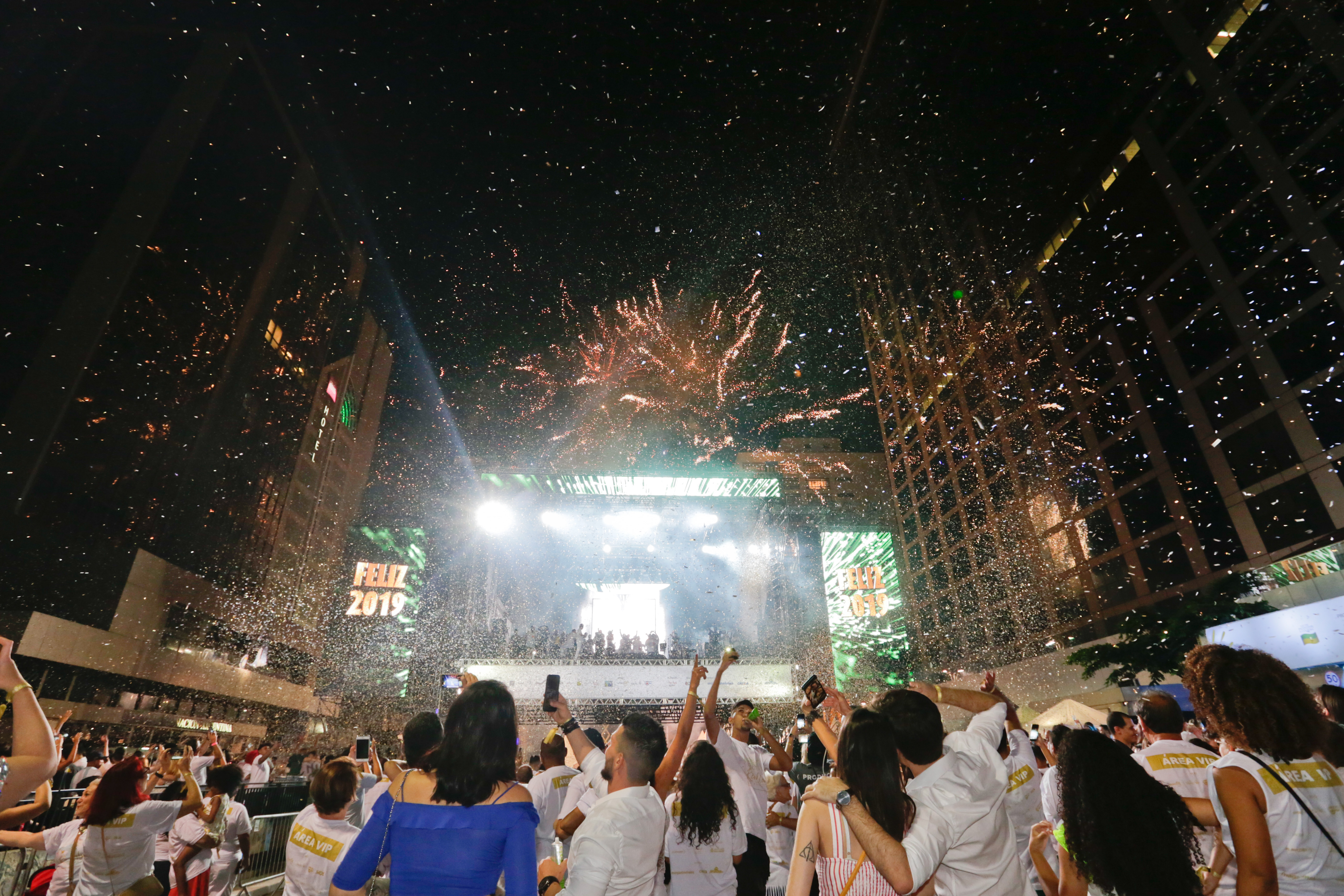 Foto da festa de reveillon do ano de 2019 na Avenida Paulista