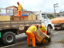 Em 35 operações Cata-bagulho durante o ano de 2010 mais de 1.800 toneladas de materiais inservíveis foram tirados das nossa ruas