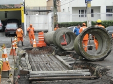 Os serviços têm como objetivo a manutenção do sistema de drenagem urbana