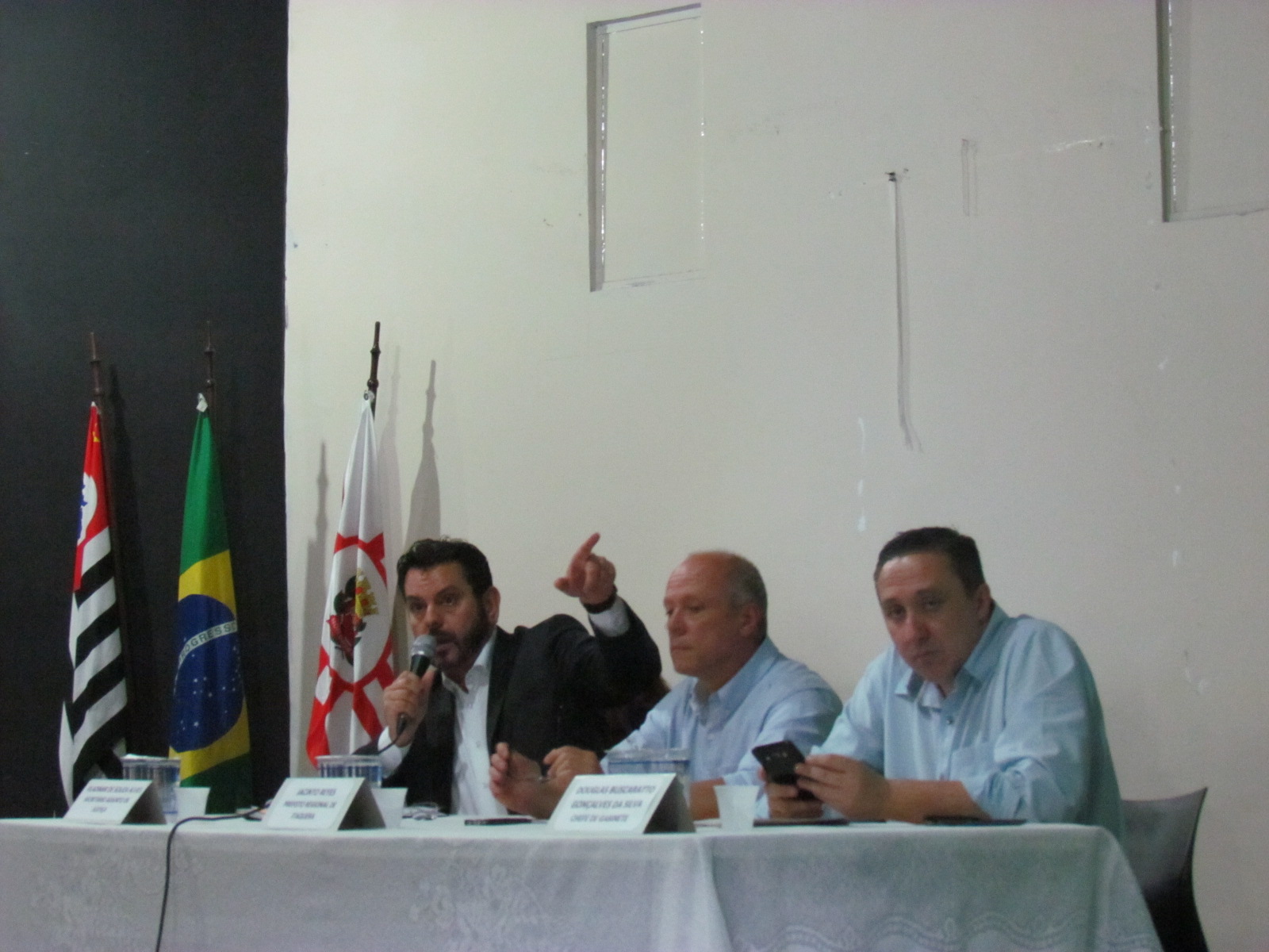 O secretário adjunto da justiça, Wladimir de Souza Alves, apresentando o programa