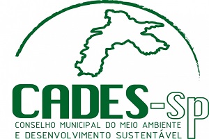 Em fundo branco, apresentamos o logotipo estilizado da cidade de São Paulo com os dizeres na cor verde: CADES-SP - Conselho Municipal do Meio Ambiente e Desenvolvimento Sustentável.