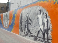 União, alegria e grandes ídolos são retratados em mural de 50 metros de extensão