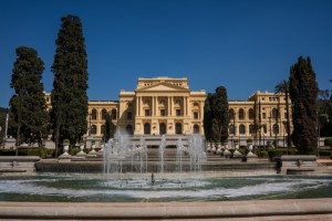 Imagem mostra frente do museu do Ipiranga, localizado na praça da independência