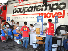 As unidades móveis do Poupatempo da Grande São Paulo têm capacidade para realizar uma média de 800 atendimentos diários