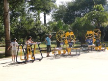 Praça ganhou Playground da Longevidade