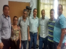 Subprefeito com representantes da Prefeitura de Itaquaquecetuba