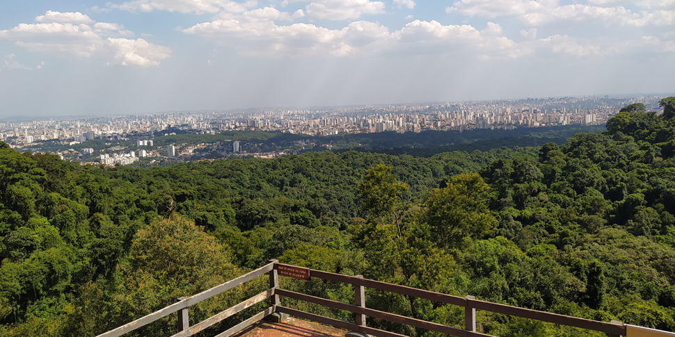 Vista panorâmica de São Paulo a partir da Serra da Cantareira