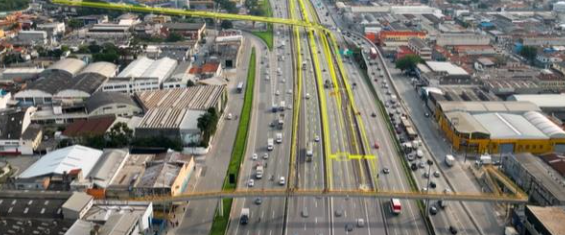 #Paratodosverem fotografia área da radial leste com marcação em amarelo onde será o novo viaduto.