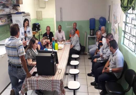 Reunião com a Supervisão Técnica de Saúde, Coordenadoria de Obras e a Defesa Civil, para organizar a ação de Combate a Dengue.
