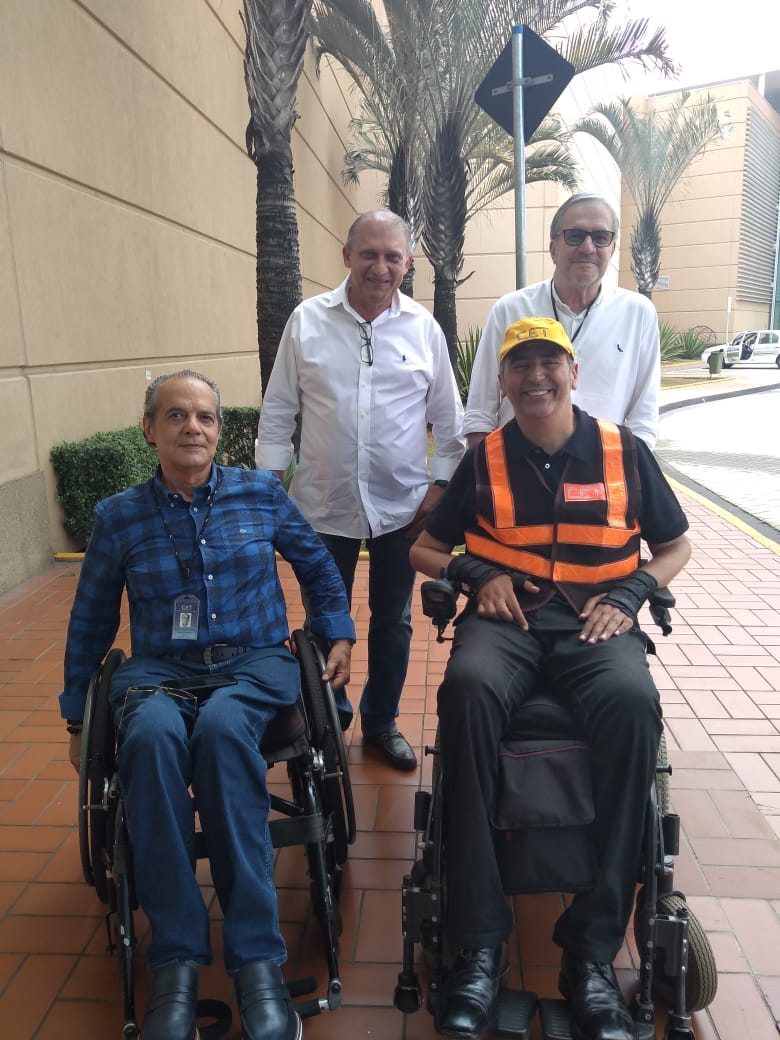 Ação de fiscalização de vagas reservadas acontecendo agora no Mooca Plaza shopping. Na foto, Mário Fanucchi, assessor da presidência da CET, Cid Torquato, Secretário Municipal da Pessoa com Deficiência, Edson Caram, Secretário Municipal de Mobilidade e Transportes e Sebastião Ricardo, Presidente da CET.