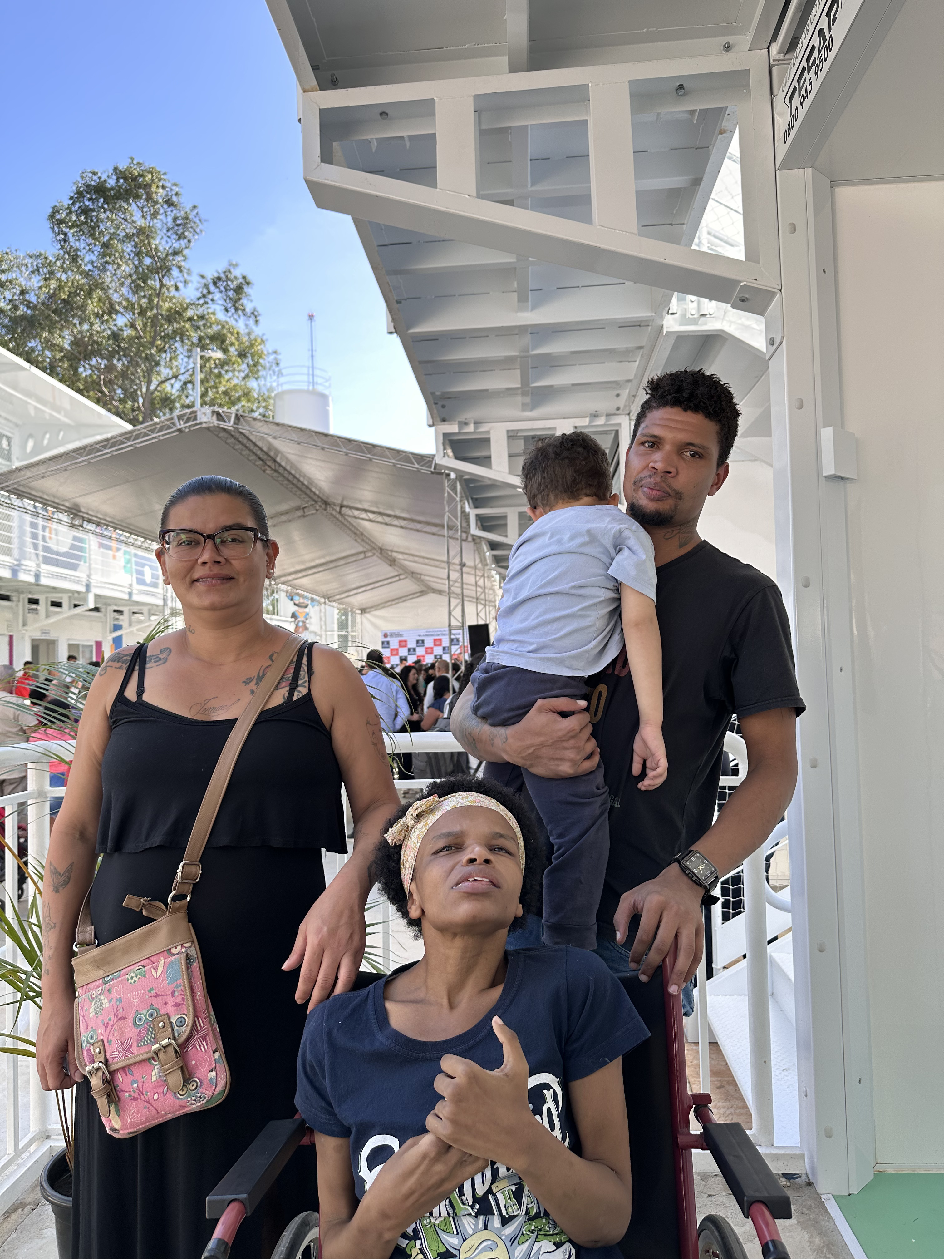 Família moradora da Vila Reencontro