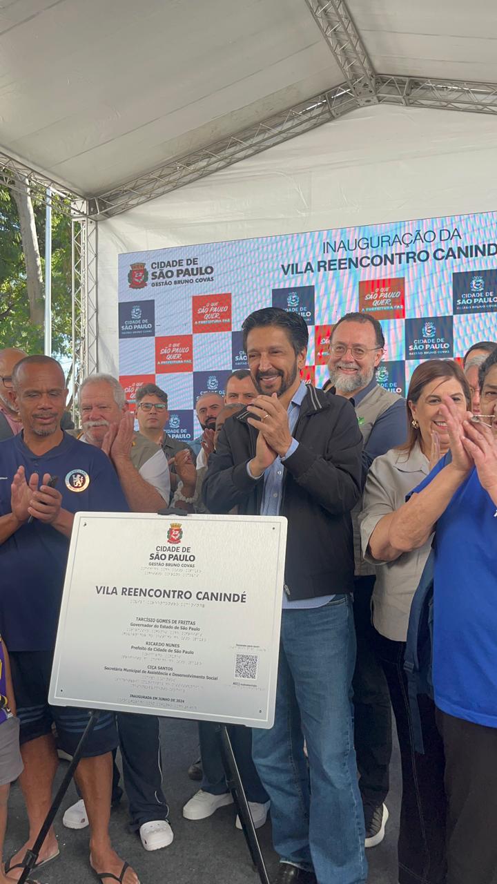 Prefeito Ricardo Nunes descerra placa de inauguração da Vila Reencontro Canindé