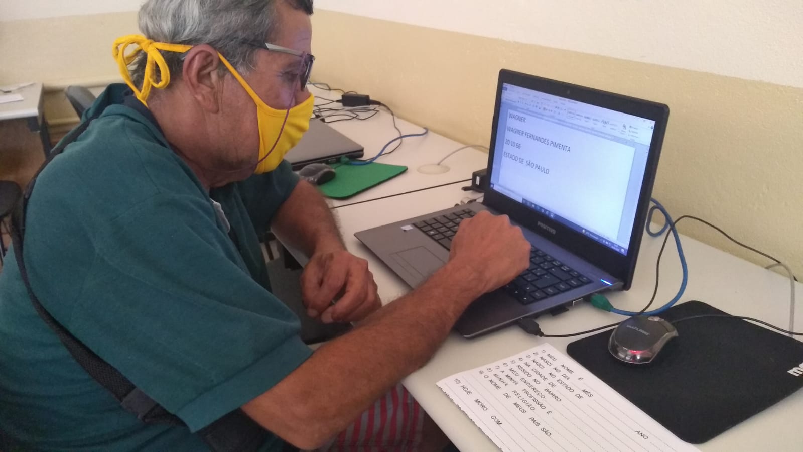 Pimenta em uma aula de informática