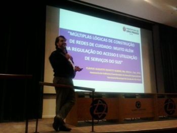 Dr. Flavius Augusto Albieri apresenta o tema Redes de Atenção no 2º SDGO
