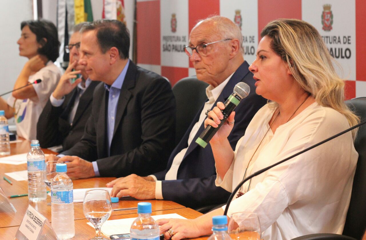 Secretária Patrícia Bezerra durante coletiva na última sexta-feira
