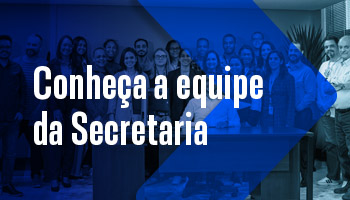 Arte em azul com o texto em branco conheça a equipe