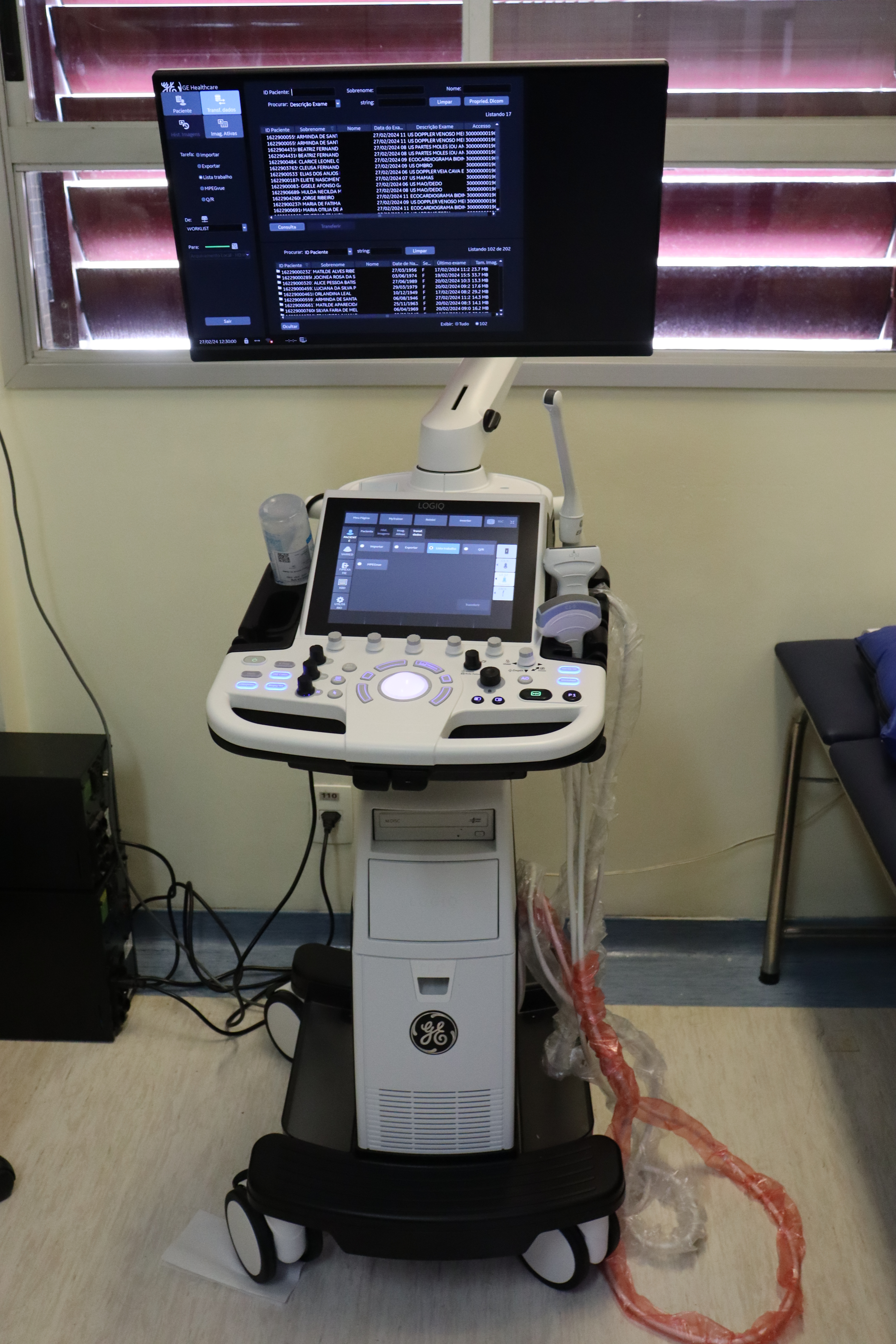Fotografia do novo equipamento de ultrassom
