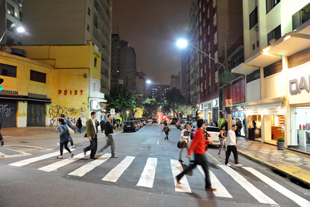 Iluminação da Rua Maria Antônia passou por revitalização