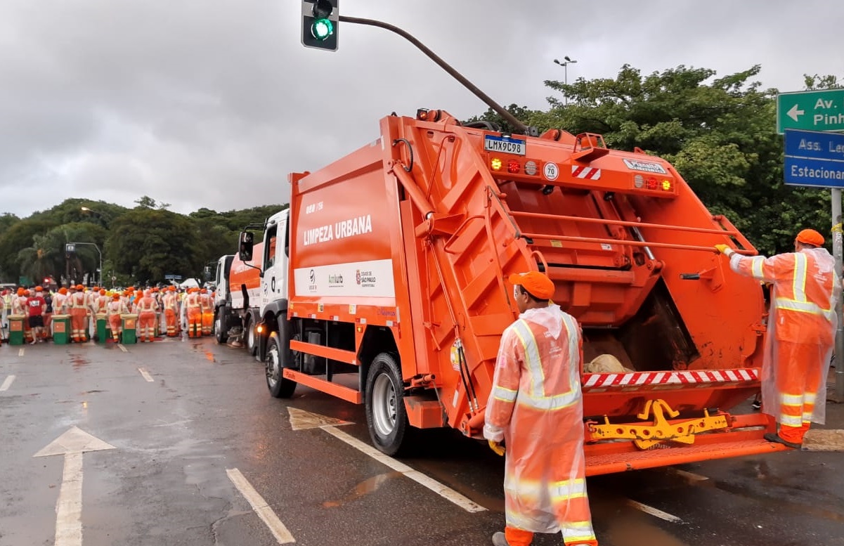 Amlurb mobilizou 3,3 mil agentes de limpeza nas ruas e encaminhou todos os resíduos secos para as Centrais Mecanizadas de reciclagem