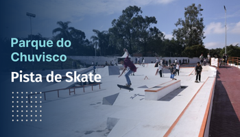 foto de skatista na pista de skate do parque do chuvisco