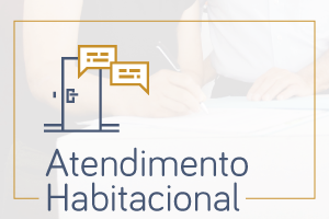 Na imagem, a ilustração de uma porta com duas caixas de conversa flutuando, com o texto "Atendimento Habitacional".