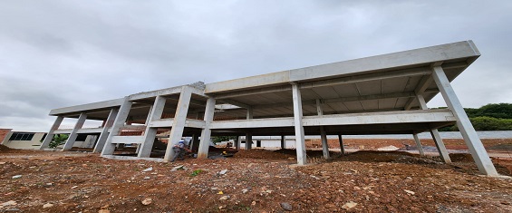 Na imagem é possivel ver a estrutura do Centro Educacional Infantil (CEI) Itapipinas, na Zona Leste, sendo construído