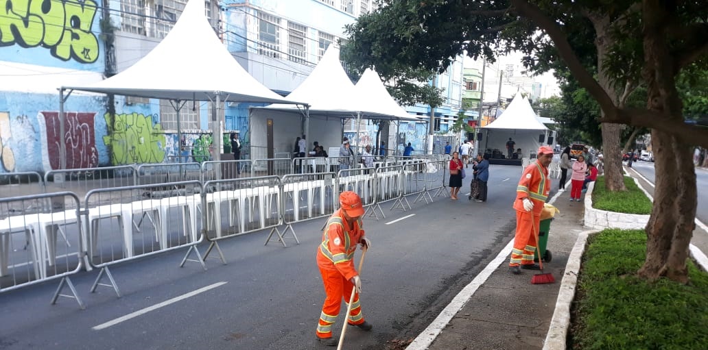 A região central recebeu o Grande Cortejo Modernista que começou no Pátteo do Collegio e terminou na Praça República