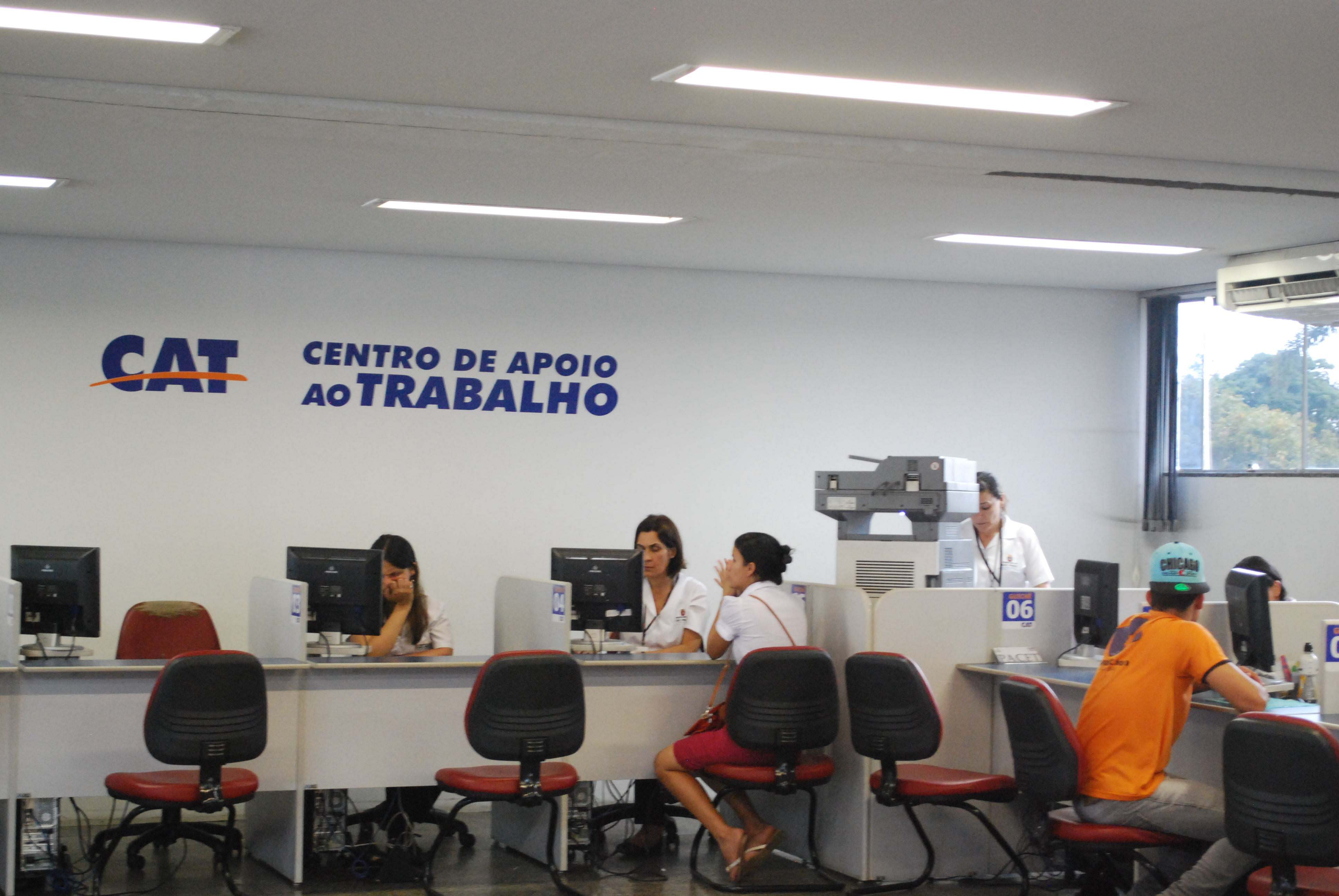 Os interessados em renegociar dívidas contarão com profissionais especializados nas unidades do CAT: Itaim Paulista, Perus, Santana e Interlagos