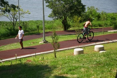 Foto da etapa 2 - Pista de corrida e caminhada com piso emborrachado.