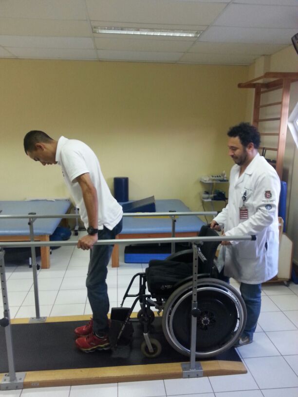 Allan realiza o tratamento para reabilitação no CER IV M'Boi Mirim