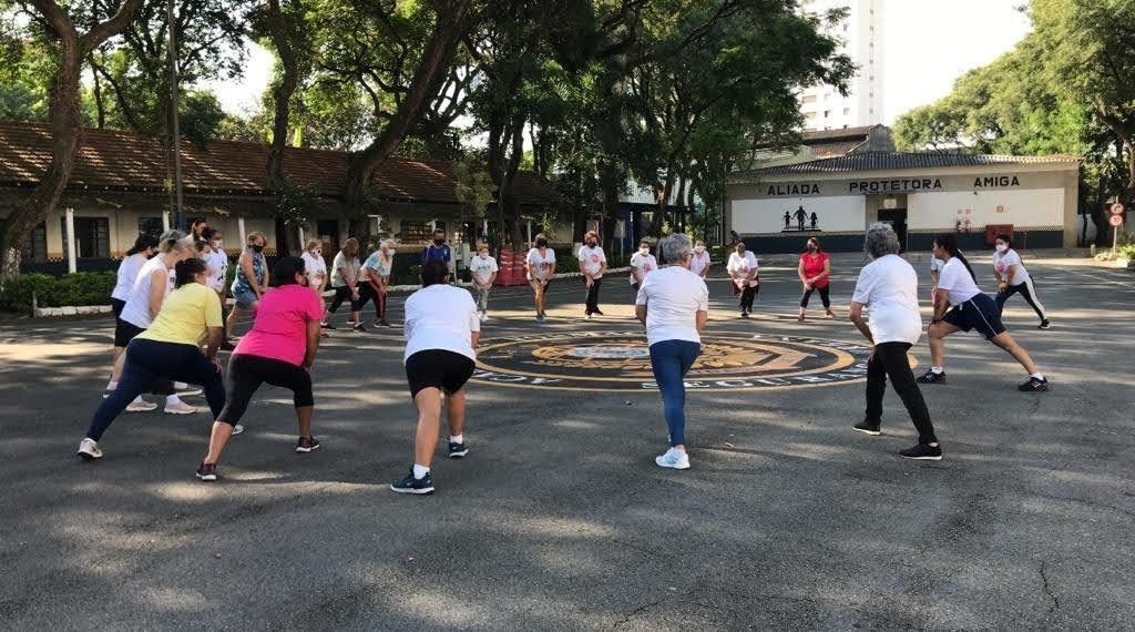 #Pratodosverem - Atividade física na AFSU no patio da escola para moradores da região.