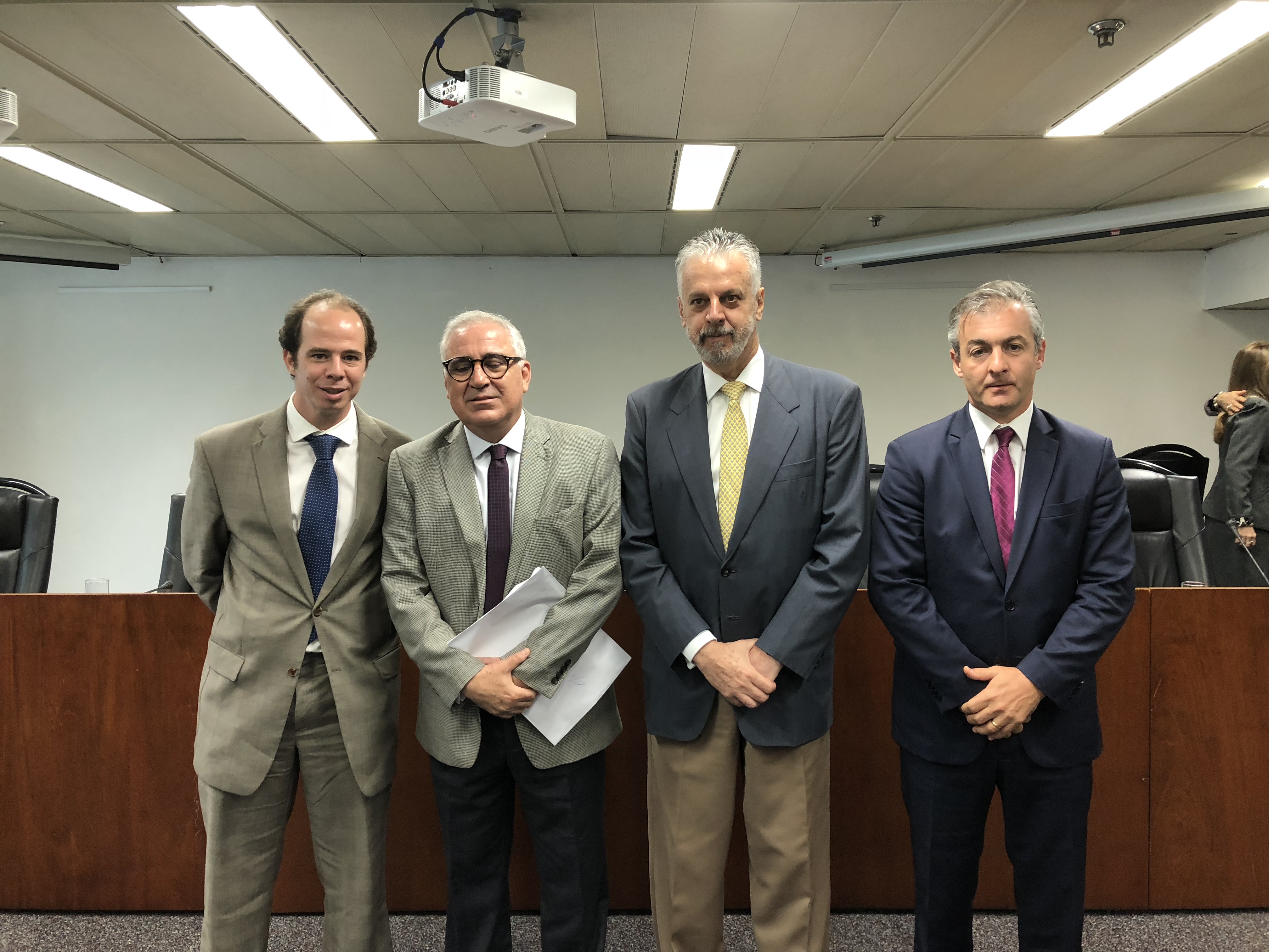 Foto do Procurador do Município e Chefe da Assessoria Jurídica da pasta, Dr. Ricardo Ferrari Nogueira, e do Assessor, Dr. Ricardo Rosário.