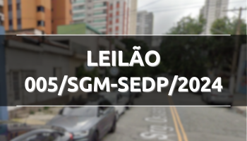 Foto da Rua Sóror Angélica contendo árvores e veículos automotores e sobre está escrito LEILÃO nº 001/SGM-SEDP/2024