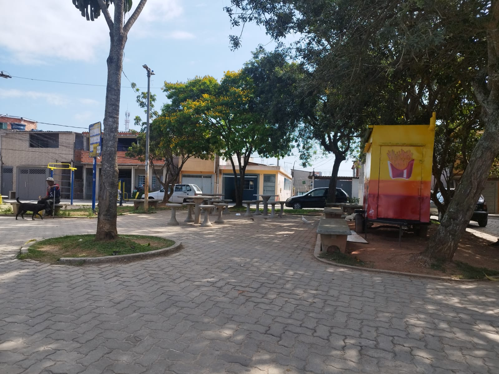 praça feita pelo programa mananciais