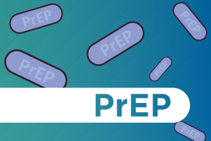 banner com fundo azul e verde degradê, com comprimidos azuis de PrEP e uma tarja branca com a palavra PrEP