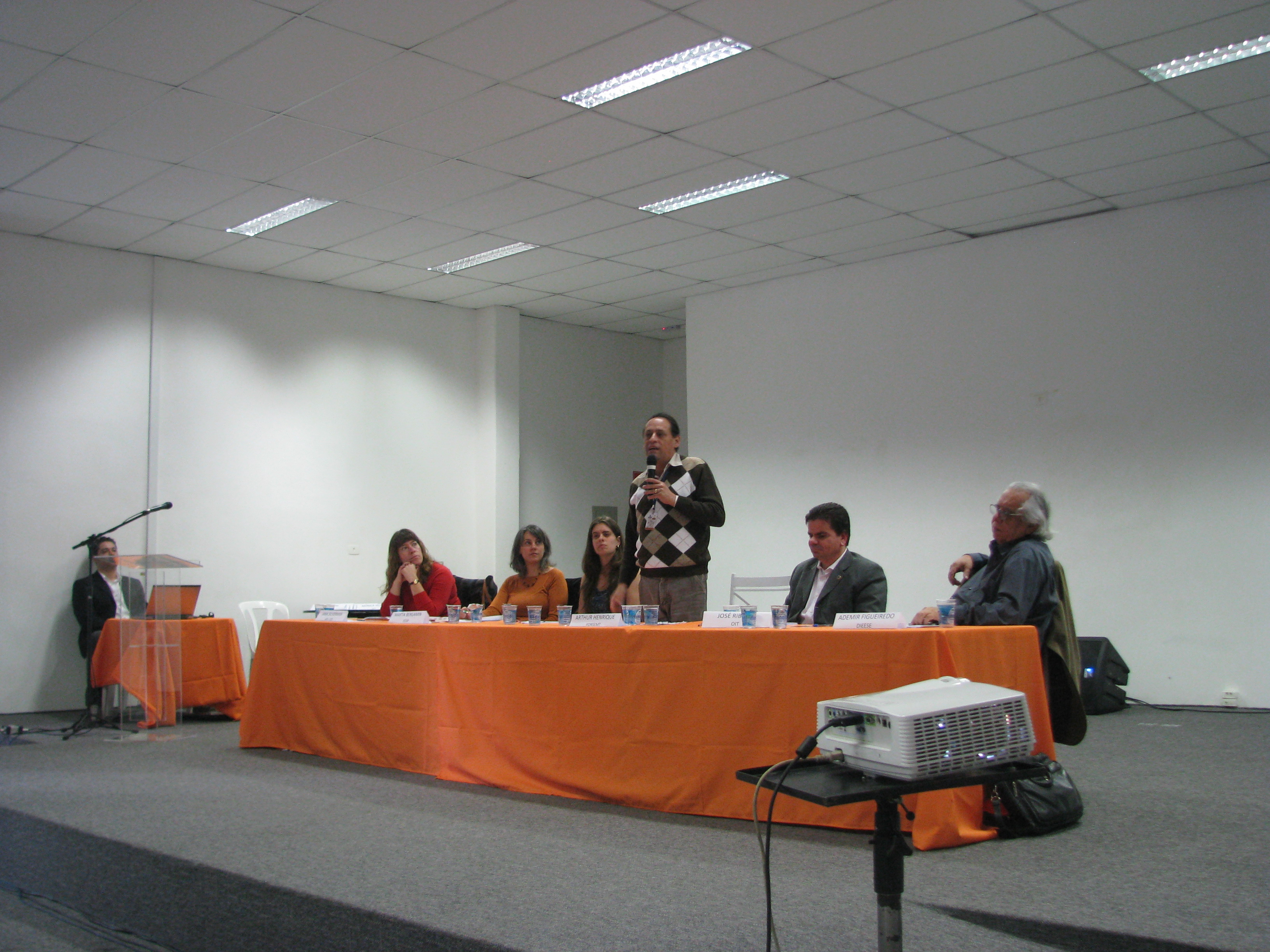 Artur Henrique participa da mesa de debates na Prefeitura Municipal de Osasco