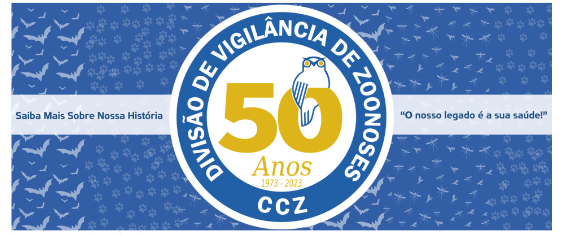 Imagem com fundo azul e desenhos de morcegos, patas de cachorros e mosquitos de brnaco. No centro o logo dos 50 anos da DVZ.