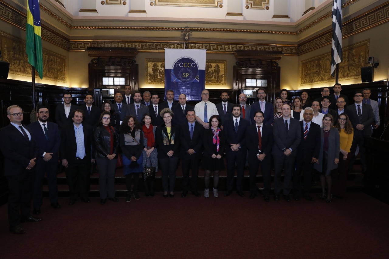 representantes de 34 instituições que participam do Fórum de combate a corrupção