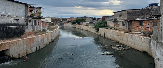Secretaria de Obras conclui canalização de trecho do Córrego Ponte Rasa, na Zona Leste